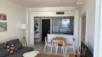 Apartment | Living area | Flat-screen TV