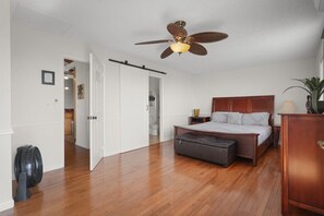 4 bedrooms, iron/ironing board, travel cot, free WiFi