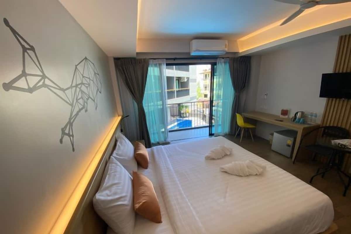 Deluxe Double Room | Caja de seguridad en la habitación y decoración personalizada