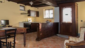 Kühlschrank, Mikrowelle, Ofen, Geschirrspüler