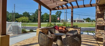 Spark by Hilton Dothan East