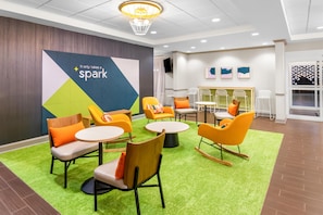 Lobby - Spark by Hilton Dothan (Dothan)