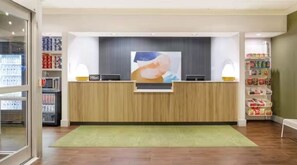 Lobby - Spark by Hilton Dothan (Dothan)