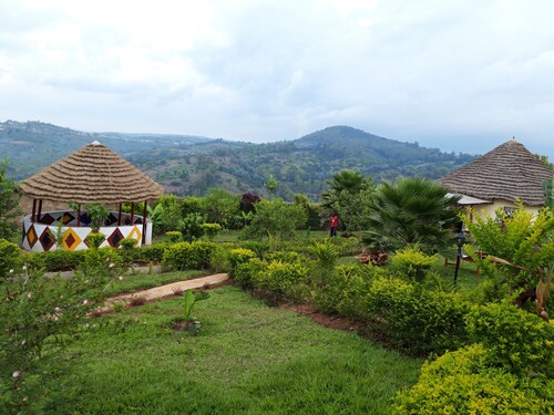 Maison Traditionnelle Ronde , éco Responsable , Idéale Pour se Ressourcer