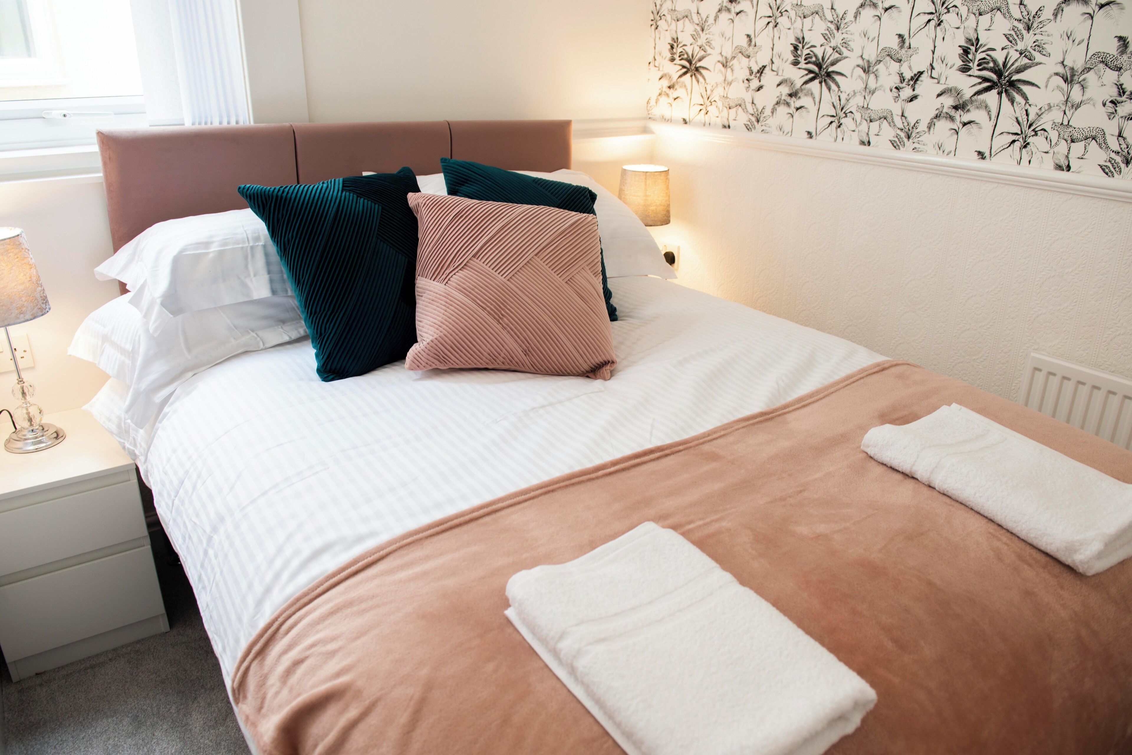 2 bedrooms, iron/ironing board, free WiFi