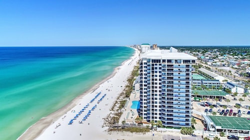 Emerald  Water & Sugar White Sand Awaits You!  Beachfront Condo, Pool & Tiki Bar