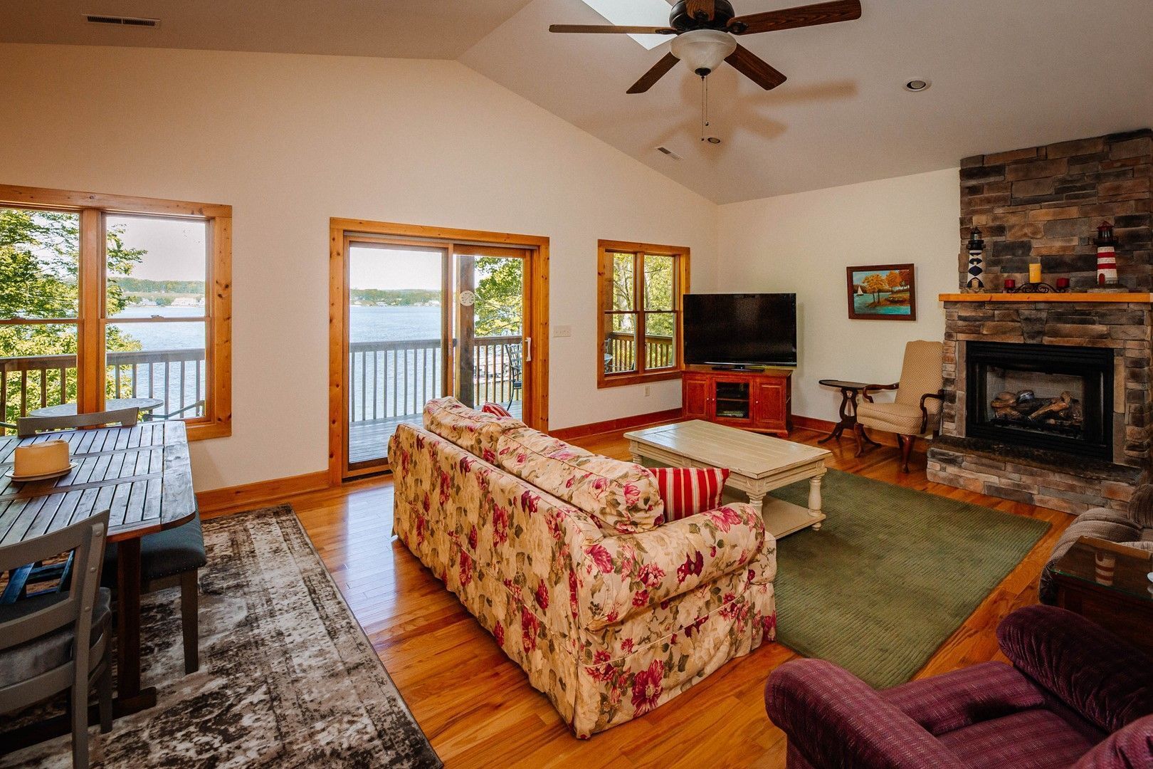 Waterfront Log Home Getaway on Claytor Lake! 3BS10 - Andrew's Lake View