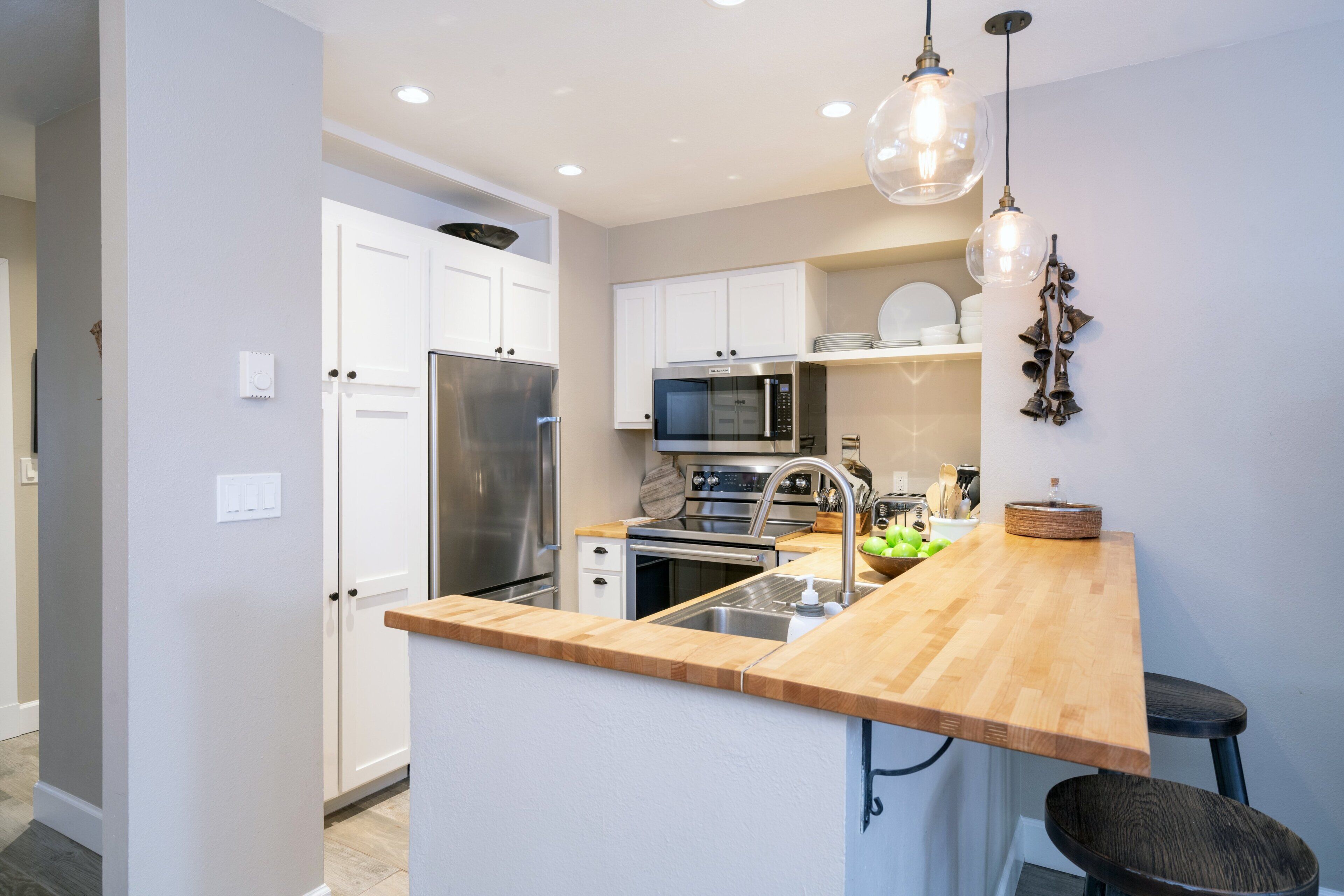 Refrigerador, microondas, horno, placa de cocina