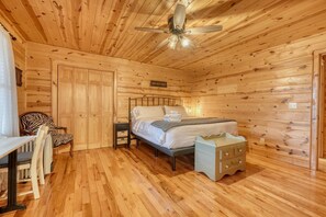 4 bedrooms, free WiFi, bed sheets