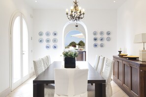 Luxury-Villa | Esszimmer