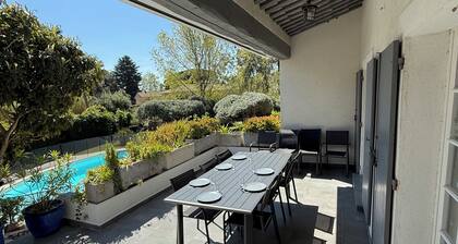 Magnifique Haut de Villa , Dans Impasse Calme, Piscine, 300m MER