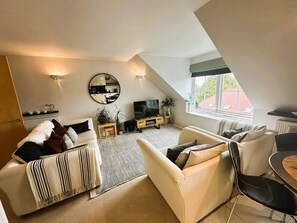 Smart TV - Modern Apartment Near a Picturesque Harbour in Saundersfoot, Pembrokeshire (Saundersfoot)