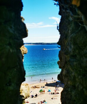 Beach - Modern Apartment Near a Picturesque Harbour in Saundersfoot, Pembrokeshire (Saundersfoot)