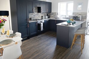 Fridge, microwave, oven, dishwasher