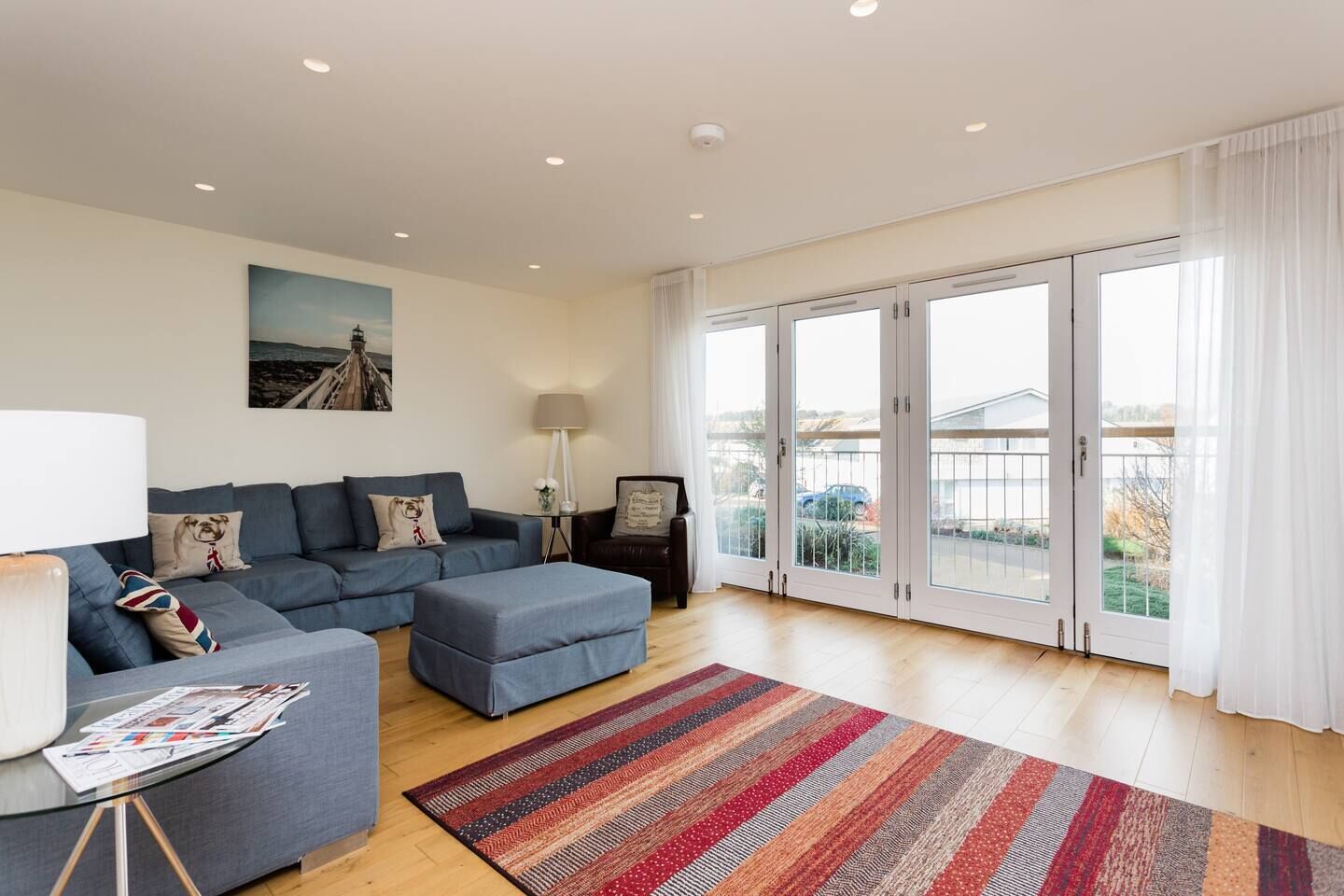 TV, fireplace, Netflix, streaming services