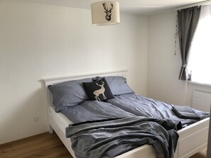 Apartment | 2 bedrooms, iron/ironing board, free WiFi, bed sheets