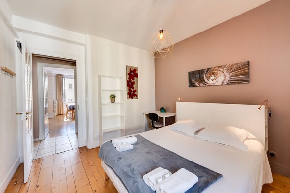 3 bedrooms, iron/ironing board, travel crib, WiFi