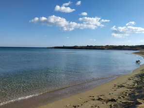 Plage à proximité, chaises longues