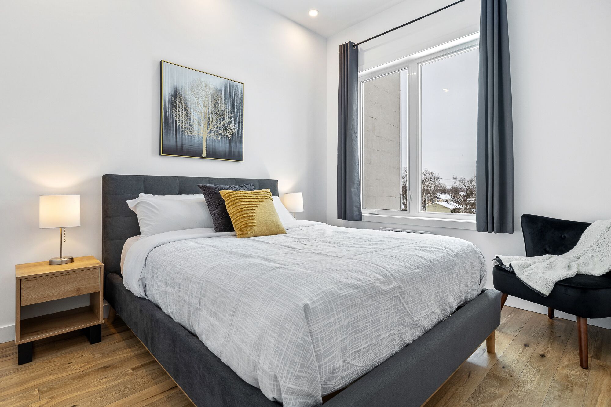 2 多间卧室、熨斗/熨衣板、WiFi、床单