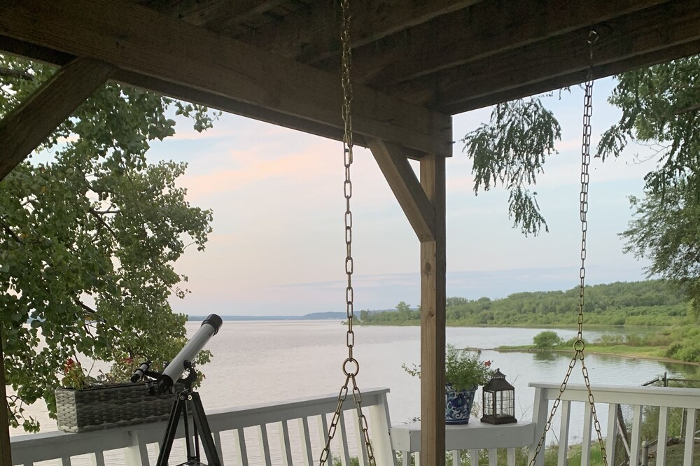 Riverview Retreat