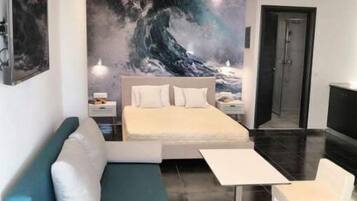 1 bedroom, desk, iron/ironing board, WiFi