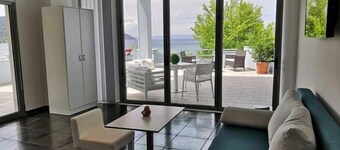 Luxury suites sea side