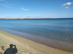 Beach nearby, sun-loungers - Oasis of peace and relaxation just 3 minutes from the beach. (Fontane Bianche)