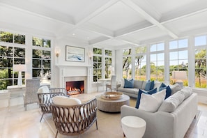 Smart TV, fireplace, ping pong - New to the rental market, stunning views, all new furnishings! (Kiawah Island)
