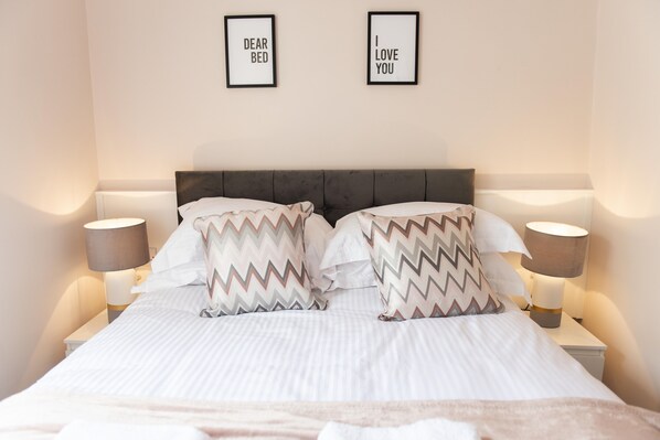 1 chambre, fer et planche à repasser, accès au Wi-Fi (inclus)