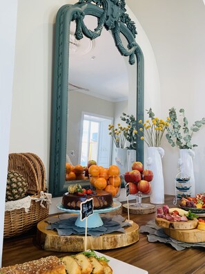 Free daily full breakfast - Casa do Páteo - Charming House (Ponta Delgada)