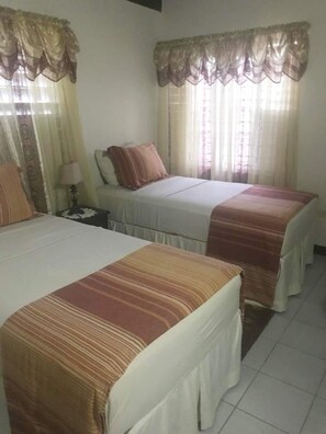 2 Schlafzimmer, Bügeleisen/Bügelbrett, kostenloses WLAN, Bettwäsche