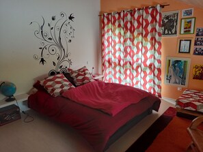 5 camere, una scrivania, ferro/asse da stiro, culla da viaggio