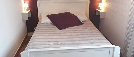 1 chambre, fer et planche à repasser, Wi-Fi gratuit