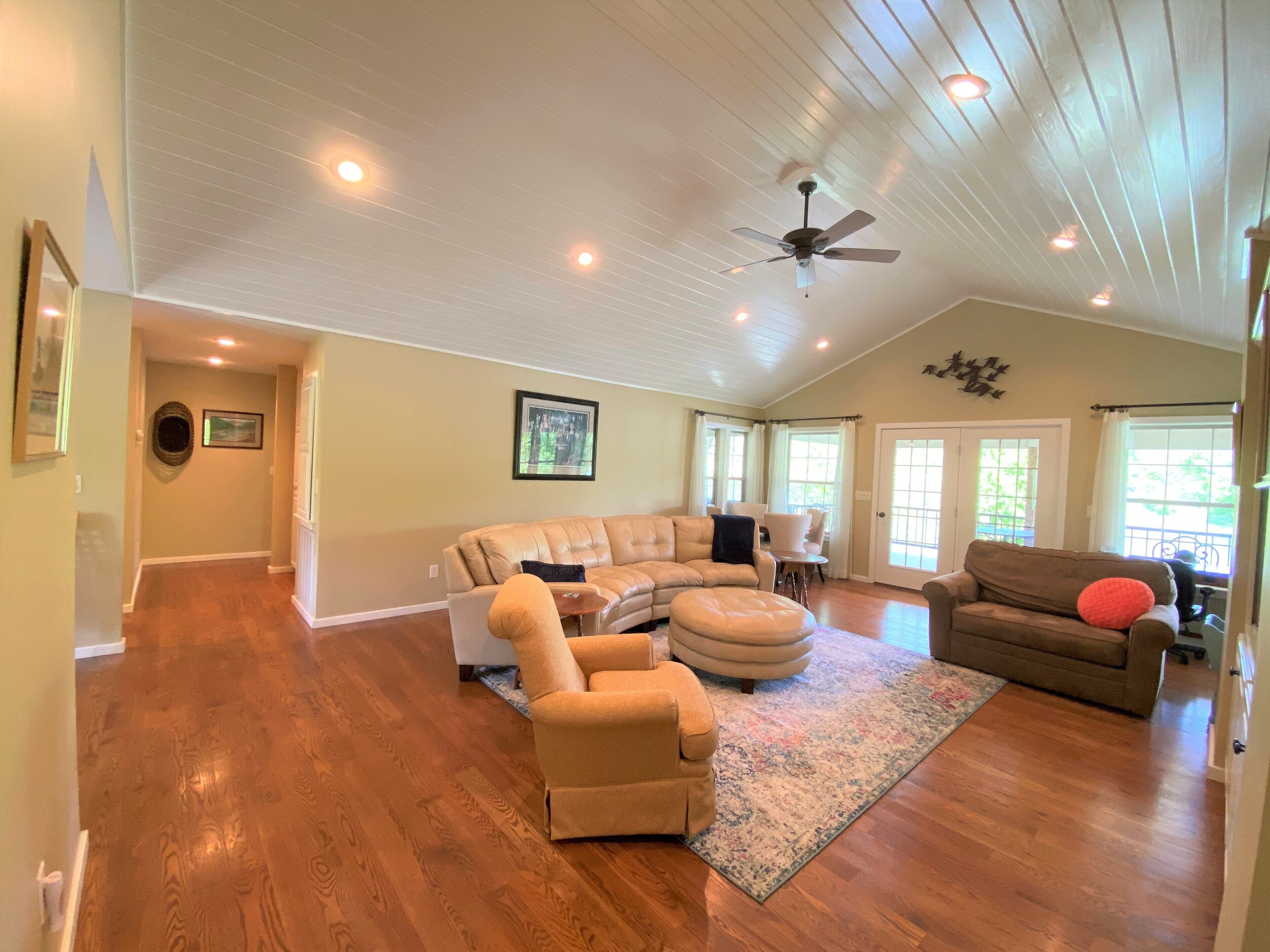 Private home on the bank of the White River