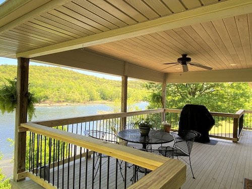Private home on the bank of the White River