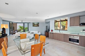 Interior - Beautifully presented 3 Bedroom 2 Bathroom Temple Apartment, Palm Cove (Palm Cove)