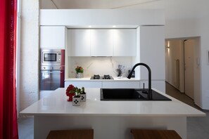 Fridge, microwave, oven, stovetop