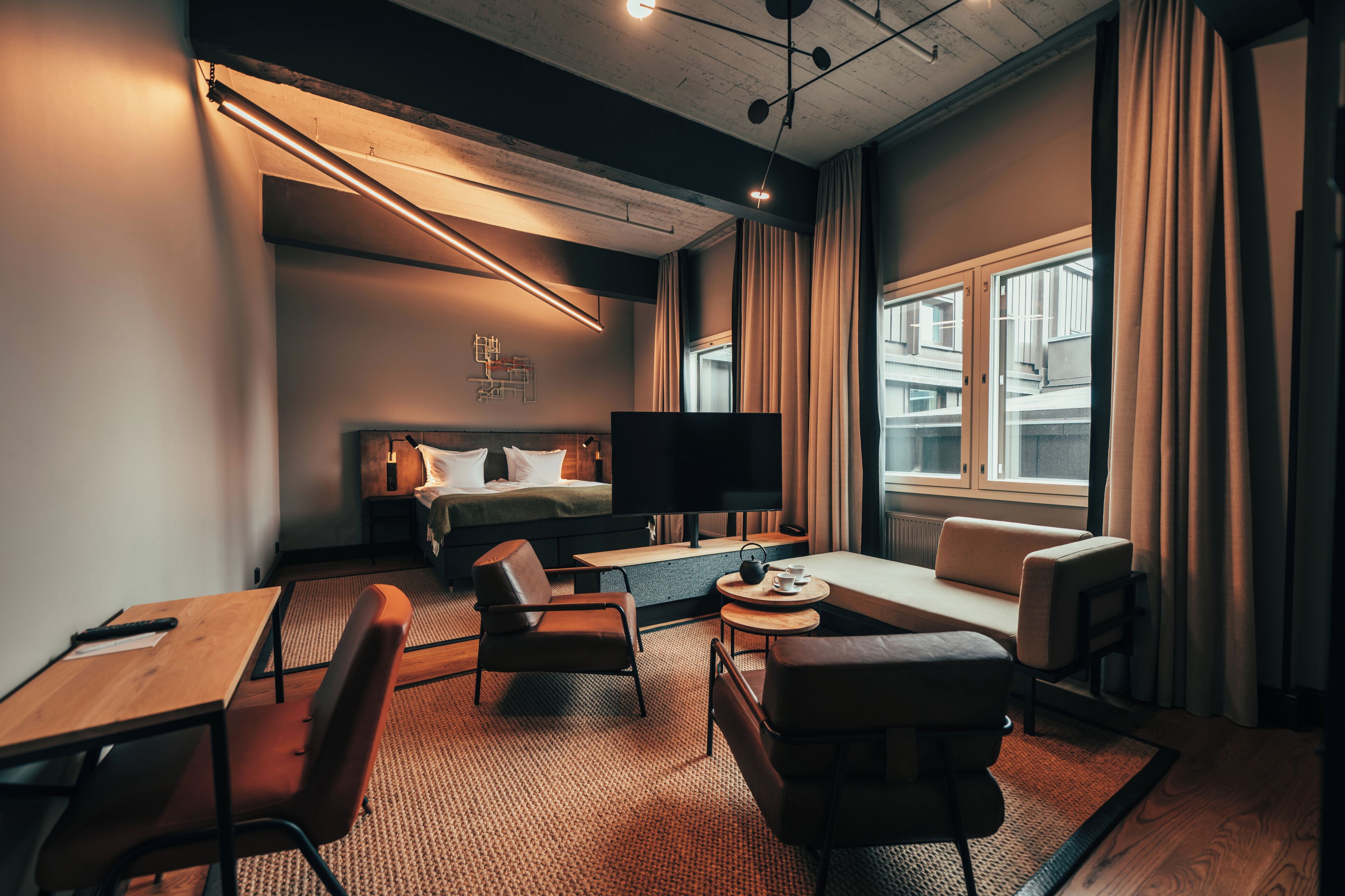 Chambre Deluxe, 1 très grand lit, non-fumeur (Sitting Area) | Literie de qualité, couette en duvet, lit avec matelas à plateau-coussin