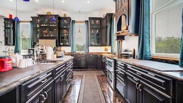 Villa, Multiple Bedrooms | Private kitchen | Mini-fridge, microwave, oven, dishwasher