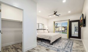 4 bedrooms, desk, iron/ironing board, travel cot