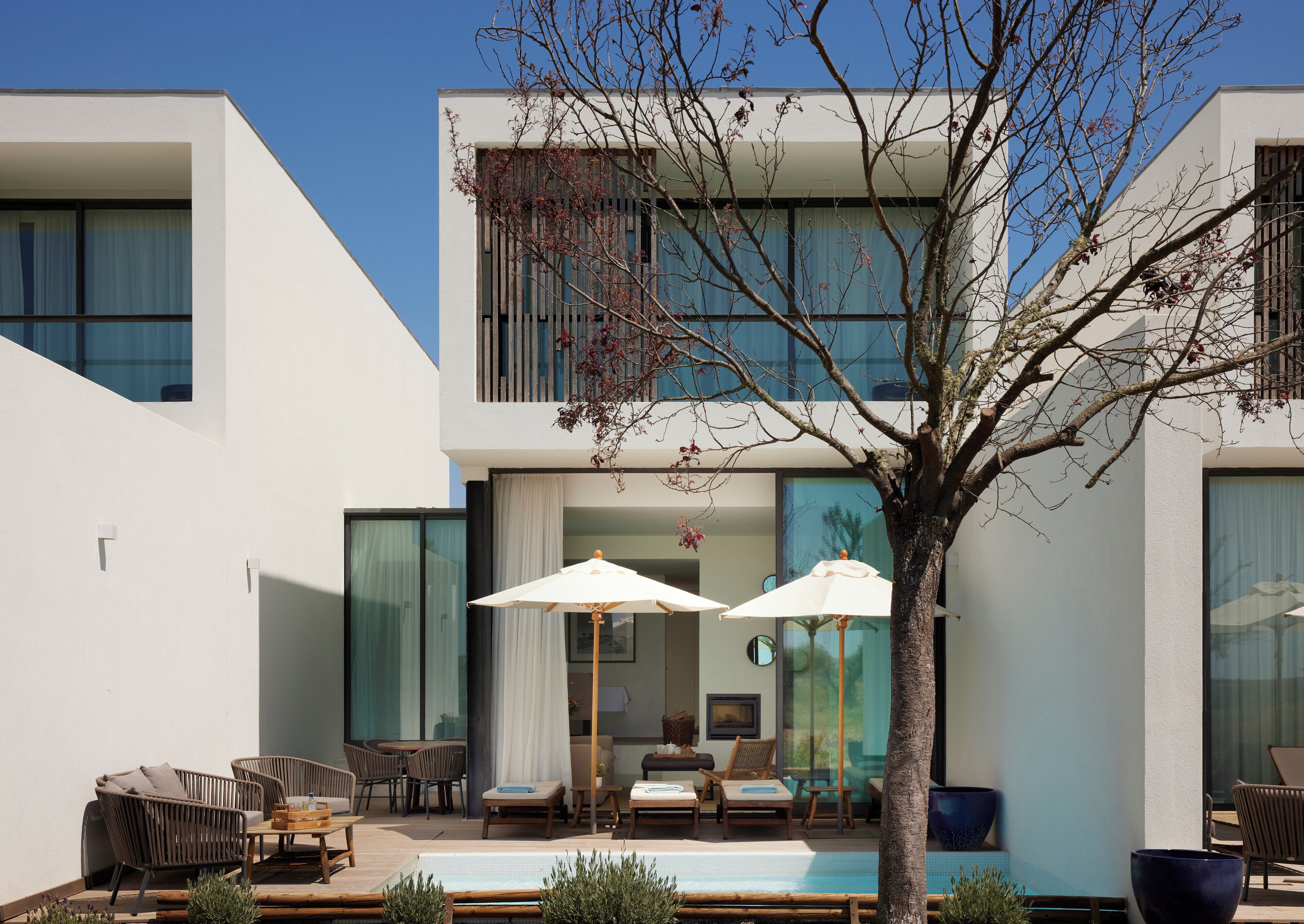 Villa, 2 habitaciones, alberca privada | Caja de seguridad en la habitación, cortinas blackout y camas extra 