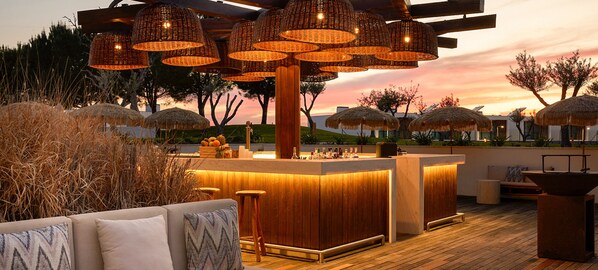 Poolside bar