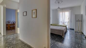 2 kamar tidur dan seprai linen