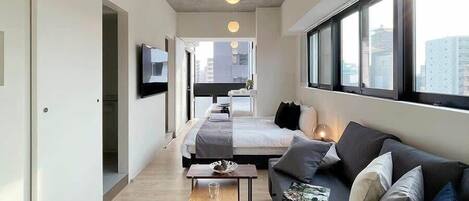 Iron/ironing board, WiFi, bed sheets