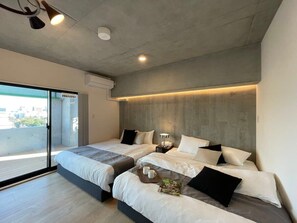 Iron/ironing board, WiFi, bed sheets - b hotel Neko Yard | Scenic Studio with Jacuzzi (Hiroshima City)