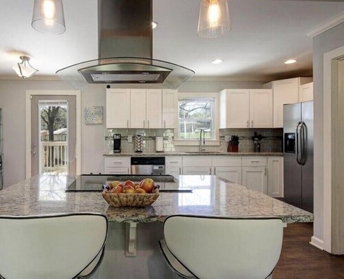 Experience Atlanta living near Zoo Atlanta - 9min drive