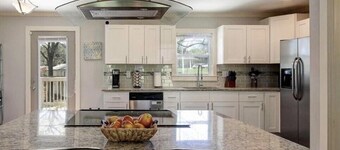 Experience Atlanta living near Zoo Atlanta - 9min drive