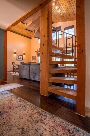 Smart TV, fireplace, video games - Kanehaven 4 bed, backyard paradise home Bigfork MT (Bigfork)