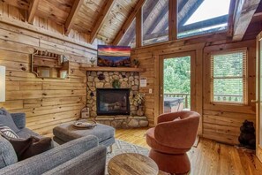 Fernseher, Kamin, Streaming-Dienste