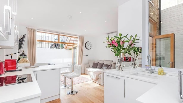 Unclassified image, 1 of 18, button - Fulham Broadway 2-bed Apt w/ Garden & Pets Ok (London)